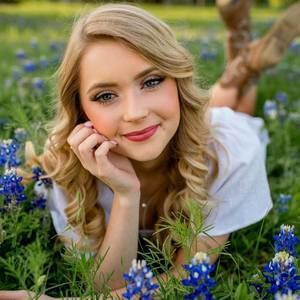 Meet your Posher, Mikayla